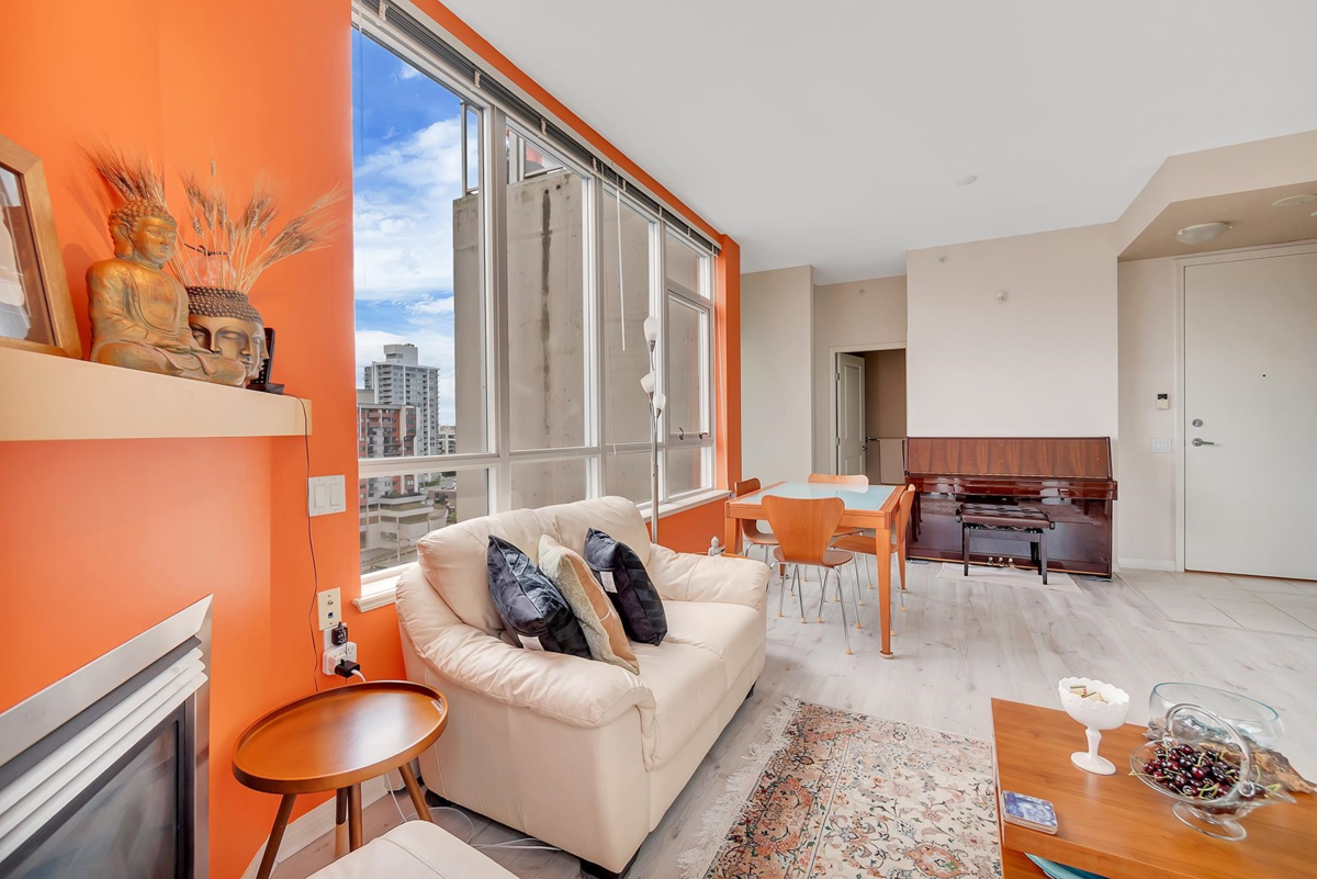 Breakfast Nook Photo of 1403 120 W 16th Street, North Vancouver, BC