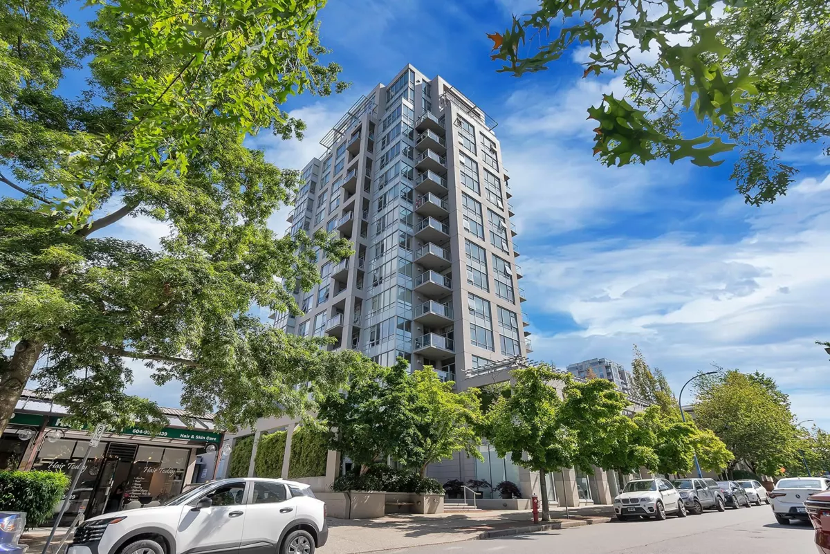 Front Yard Photo of 1403 120 W 16th Street, North Vancouver, BC