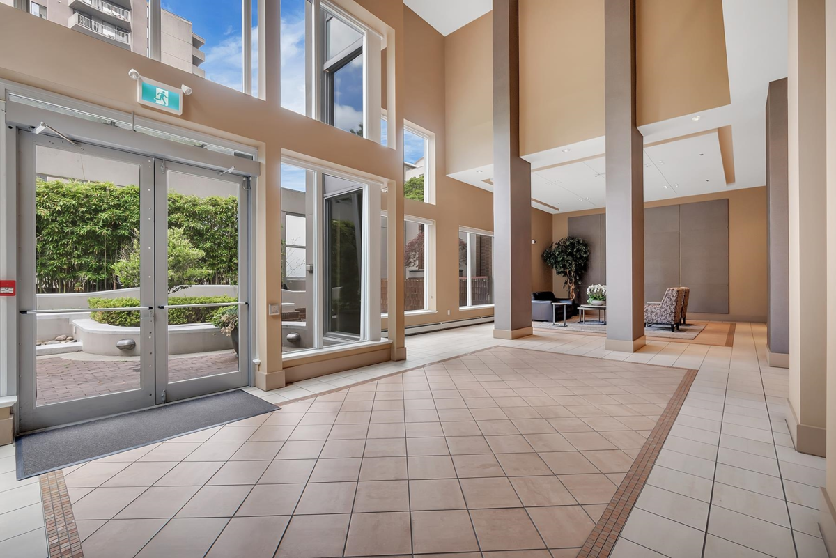 Outdoor Deck Photo of 1403 120 W 16th Street, North Vancouver, BC