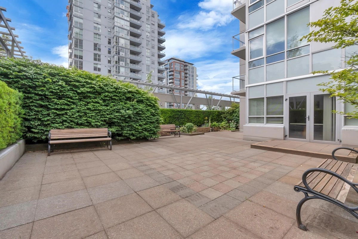 Staircase Photo of 1403 120 W 16th Street, North Vancouver, BC