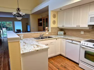 12 5761 Wharf Avenue, Sechelt, BC, Sechelt — Townhouse for sale