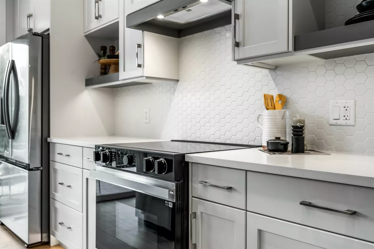 Walk-In Closet Photo of 44714 Willowstream Road, Chilliwack, BC