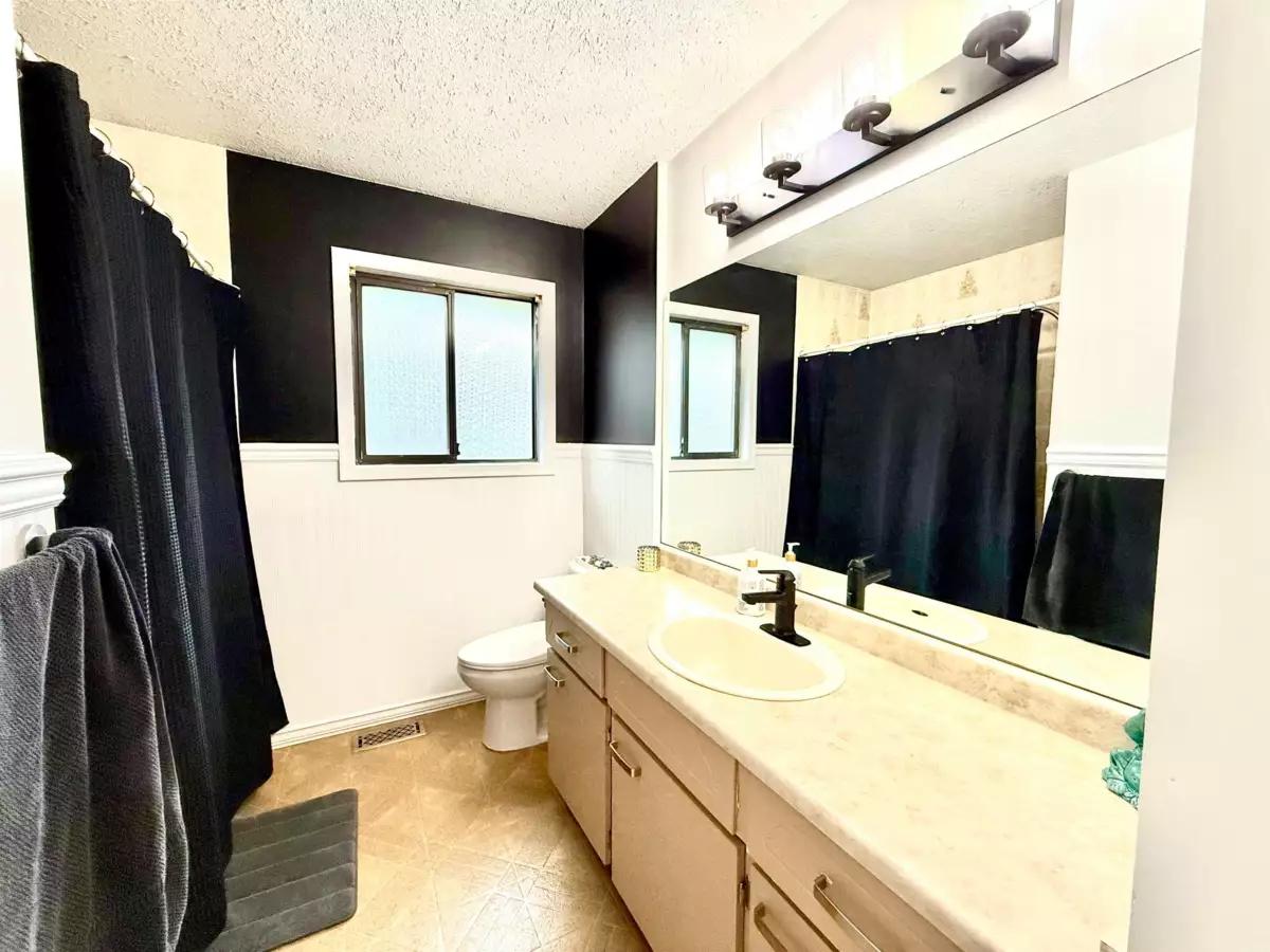 Bedroom 3 Photo of 47600 Mountain Park Drive, Chilliwack, BC