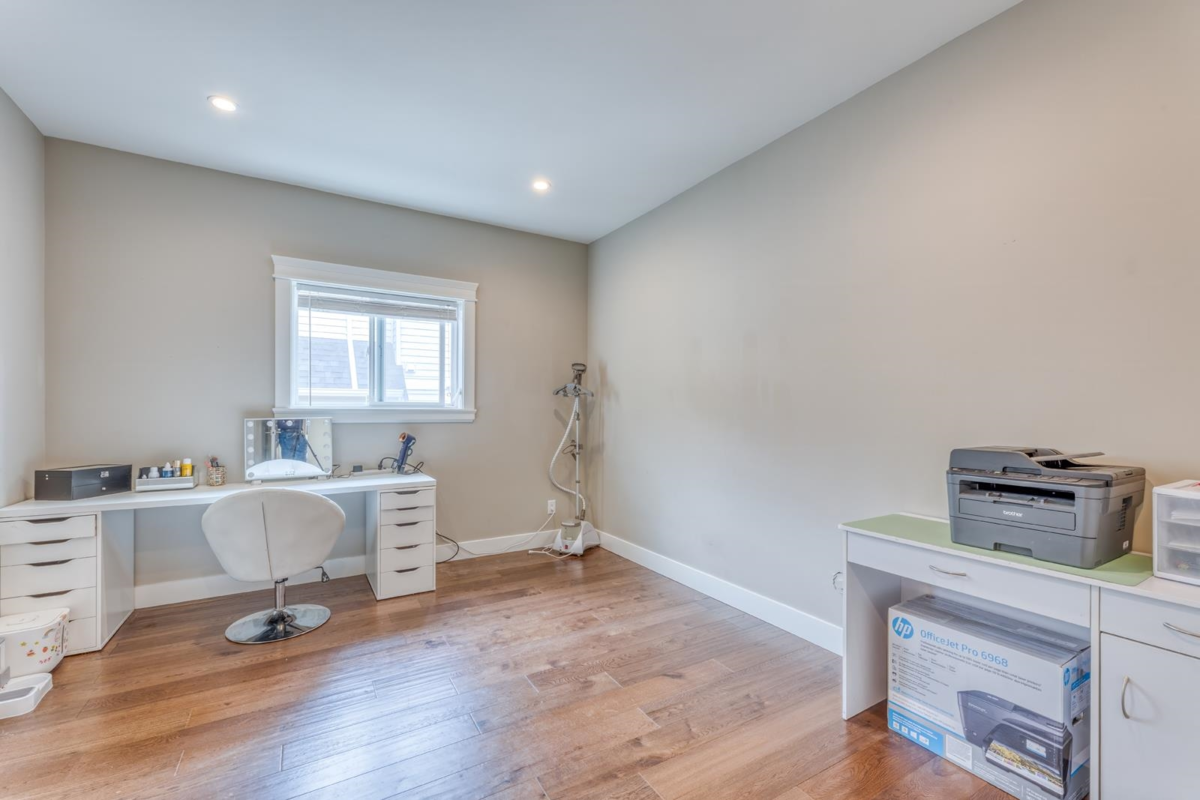 Backyard Photo of 3420 Pritchett Place, Coquitlam, BC