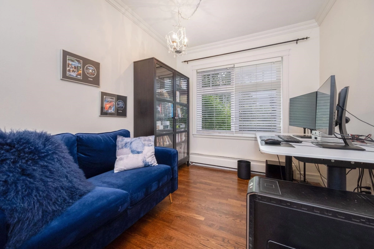 Entry Foyer Photo of 445 W 26th Street, North Vancouver, BC