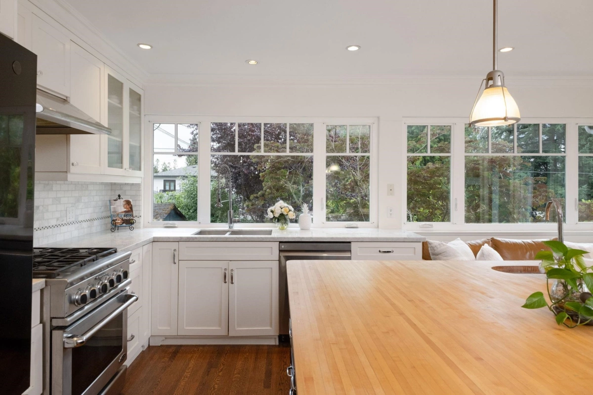 Walk-In Closet Photo of 445 W 26th Street, North Vancouver, BC