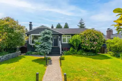 445 W 26th Street, North Vancouver, BC, North Vancouver — Single Family Residence for sale