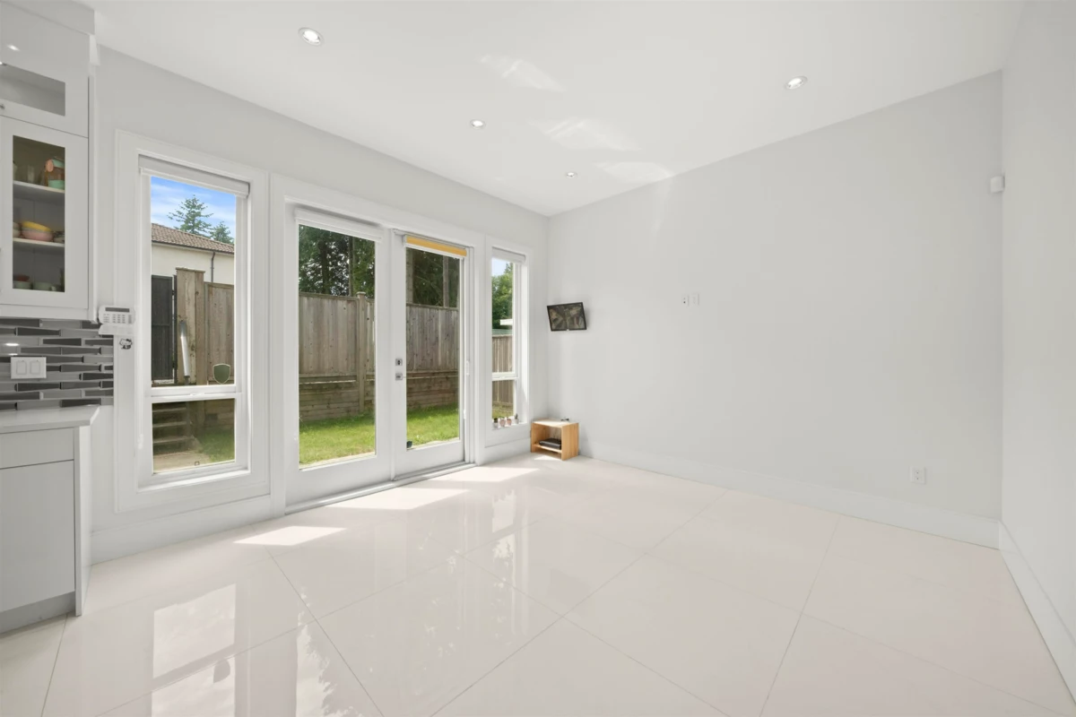 Breakfast Nook Photo of 7697 Ulster Street, Burnaby, BC