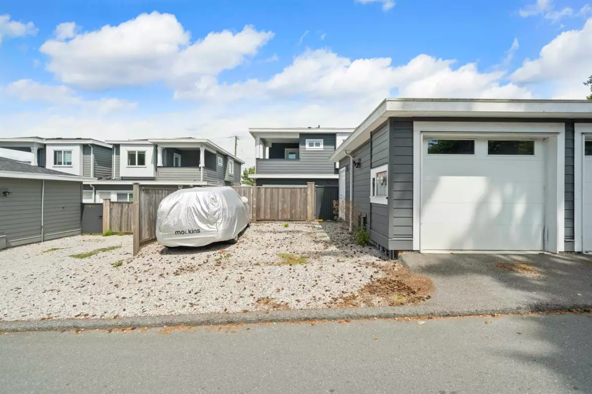 Hot Tub / Spa Photo of 7697 Ulster Street, Burnaby, BC