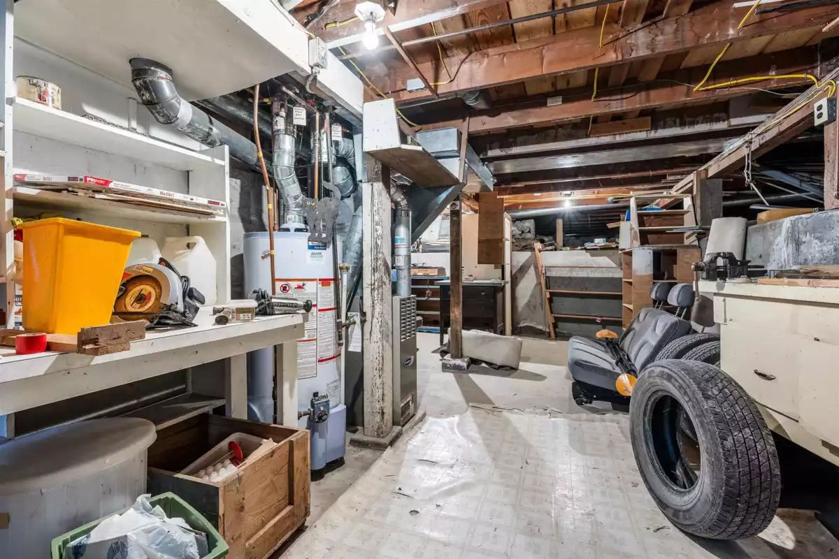 Mudroom Photo of 363 Pine Street, Cultus Lake, BC