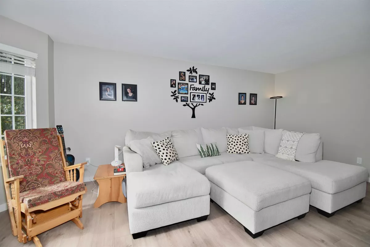 Bedroom 4 Photo of 8086 Dogwood Drive, Halfmoon Bay, BC