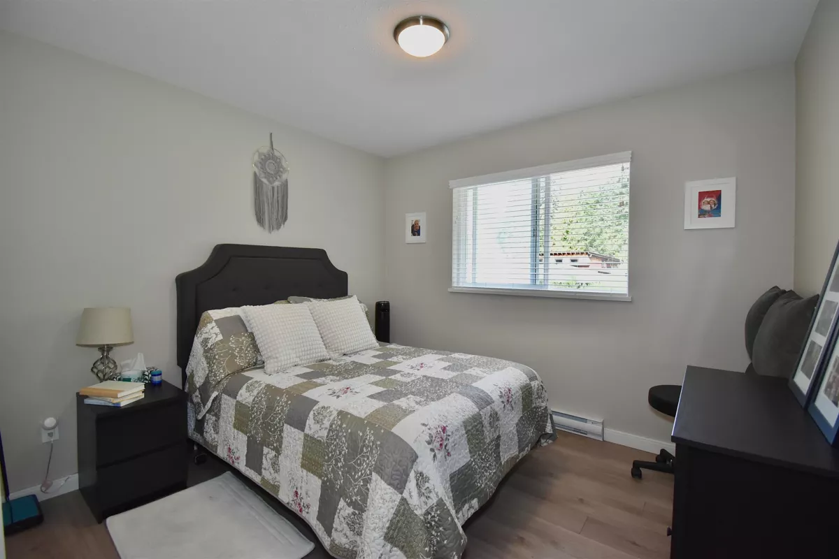 Entry Foyer Photo of 8086 Dogwood Drive, Halfmoon Bay, BC