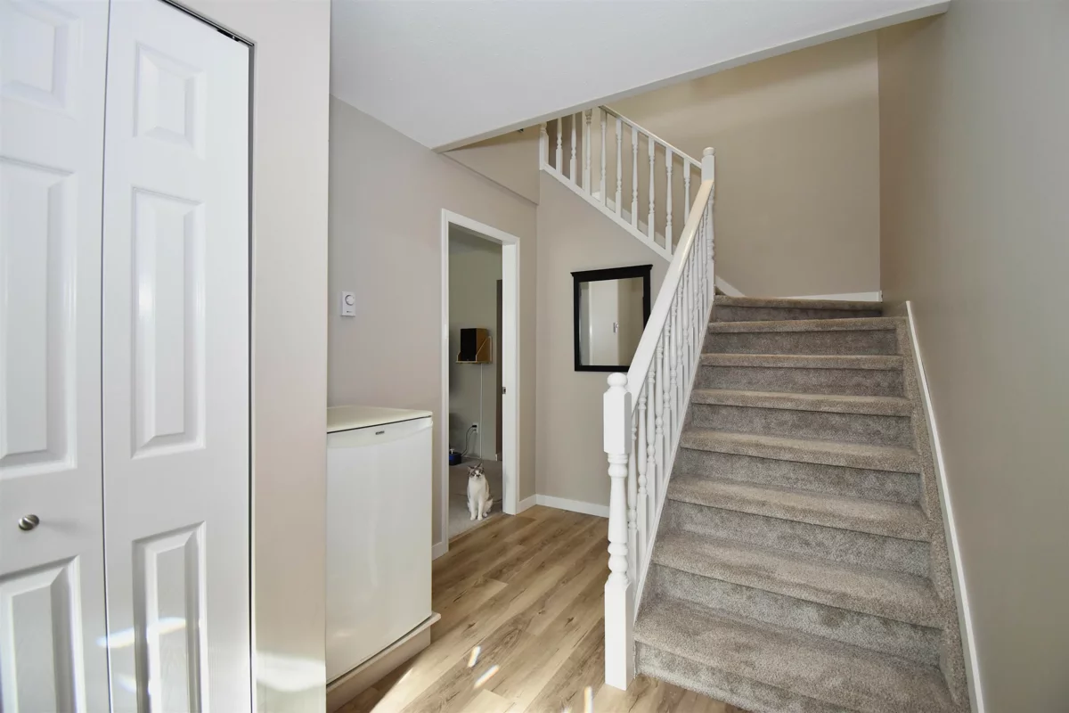 Family Room Photo of 8086 Dogwood Drive, Halfmoon Bay, BC