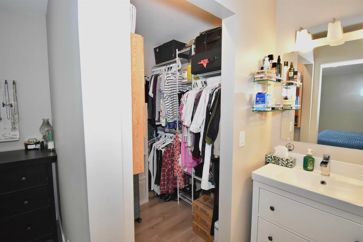 Garage Interior Photo of 8086 Dogwood Drive, Halfmoon Bay, BC