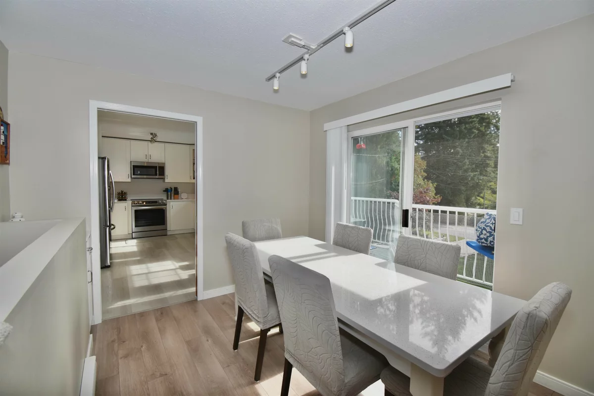 Laundry Room Photo of 8086 Dogwood Drive, Halfmoon Bay, BC