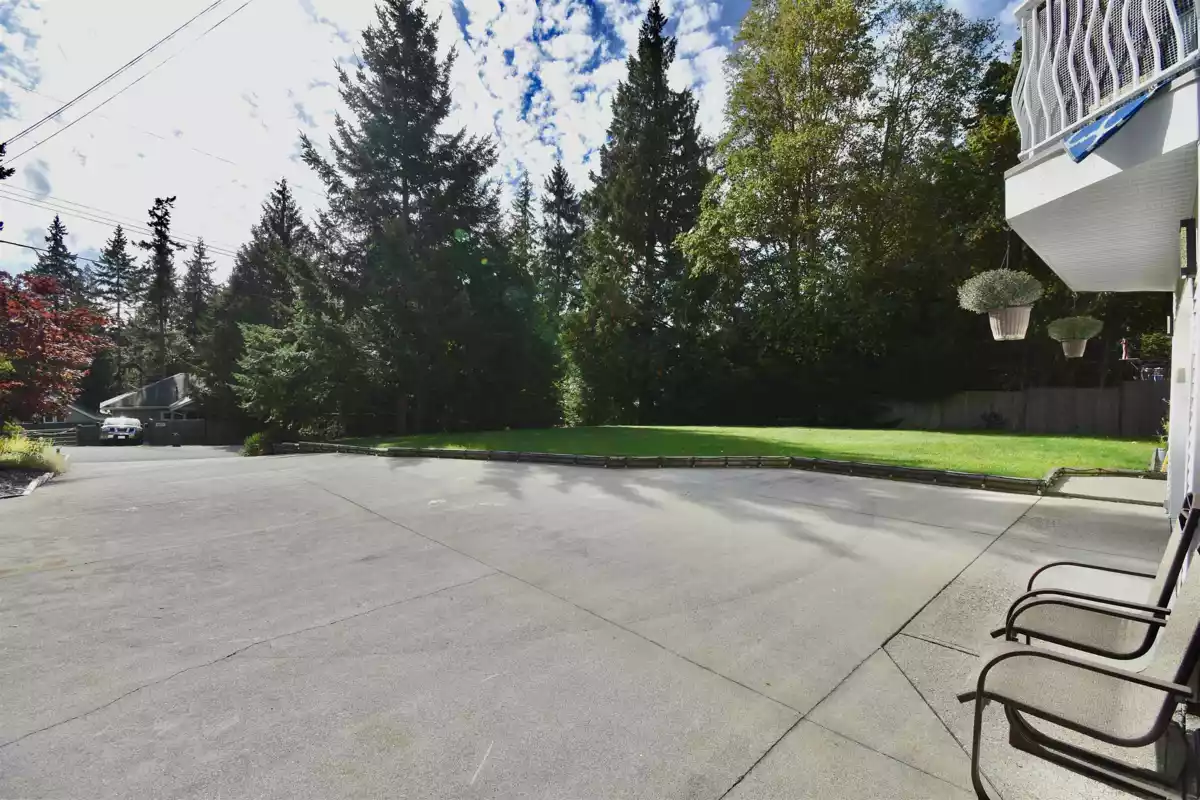 Living Room Photo of 8086 Dogwood Drive, Halfmoon Bay, BC