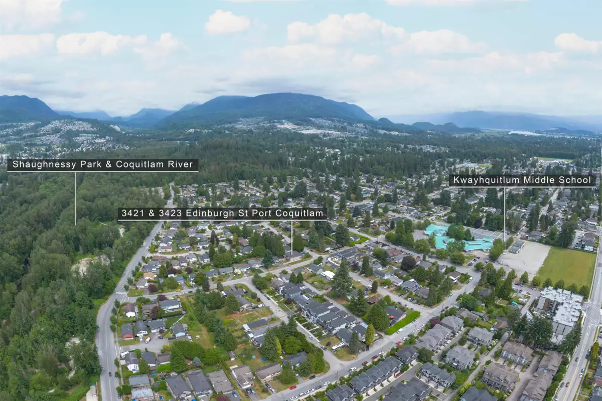 Hallway Photo of 3421 Edinburgh Street, Port Coquitlam, BC