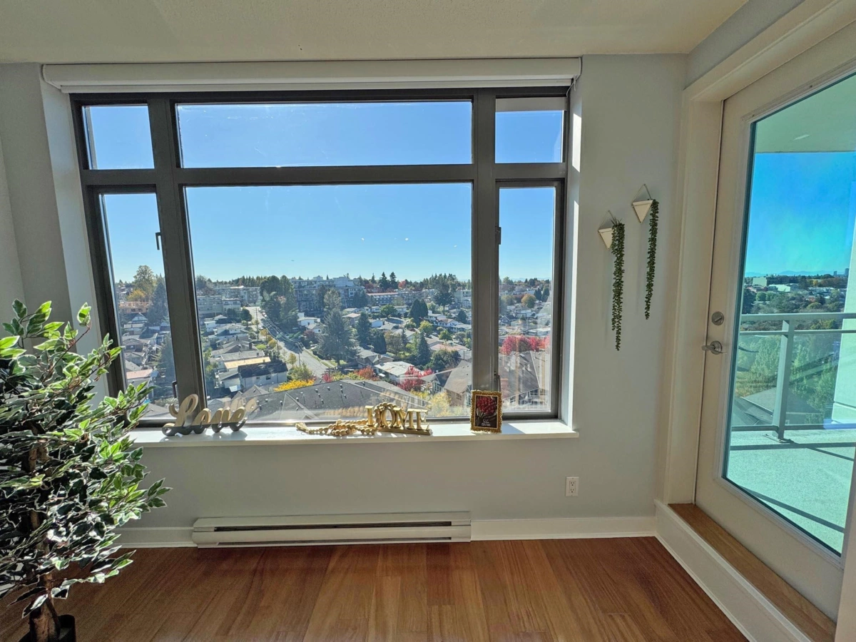 Kitchen Island Photo of 1401 3660 Vanness Avenue, Vancouver, BC