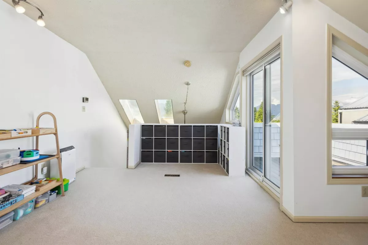 Basement Recreation Room Photo of 4190 W 11th Avenue, Vancouver, BC