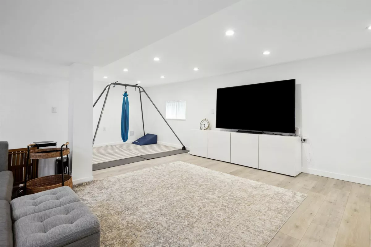 Bedroom 3 Photo of 4190 W 11th Avenue, Vancouver, BC