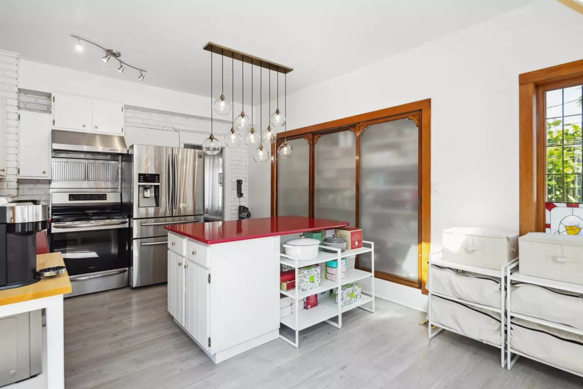 Entry Foyer Photo of 4190 W 11th Avenue, Vancouver, BC