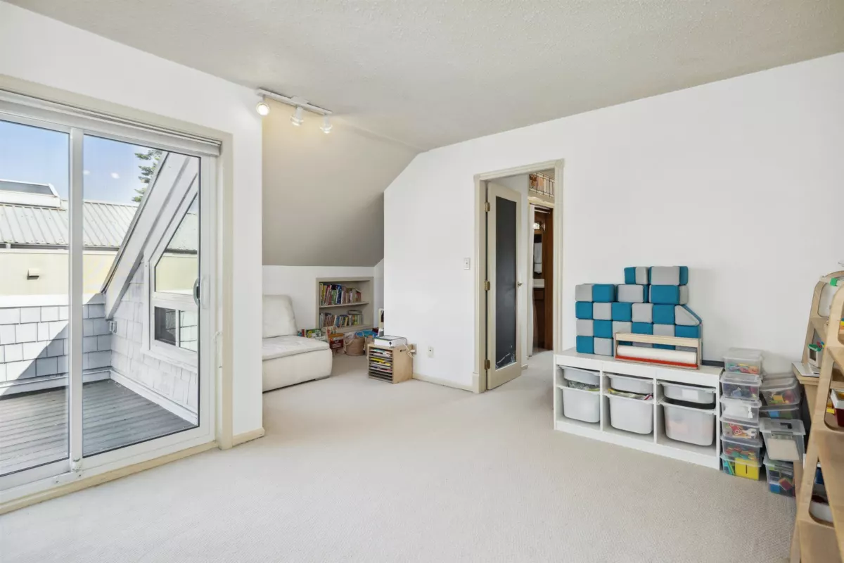 Laundry Room Photo of 4190 W 11th Avenue, Vancouver, BC