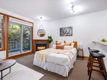 204 4405 Blackcomb Way, Whistler, BC, Whistler — Apartment/Condo for sale
