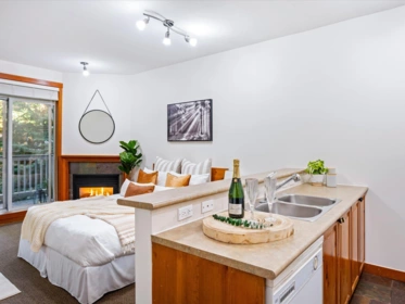 204 4405 Blackcomb Way, Whistler, BC, Whistler — Apartment/Condo for sale