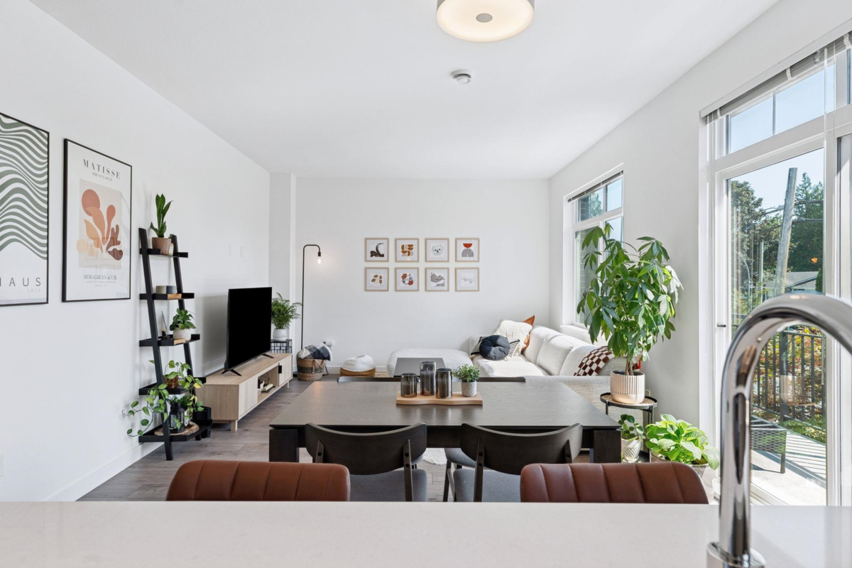 Dining Area Photo of 155 1220 Rocklin Street, Coquitlam, BC