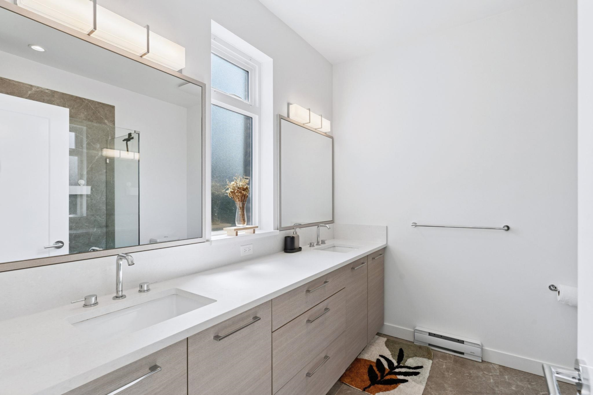 Hallway Photo of 155 1220 Rocklin Street, Coquitlam, BC