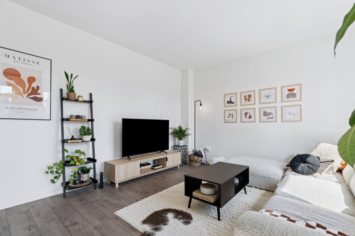 Kitchen Island Photo of 155 1220 Rocklin Street, Coquitlam, BC