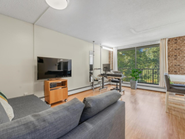 503 320 Royal Avenue, New Westminster, BC