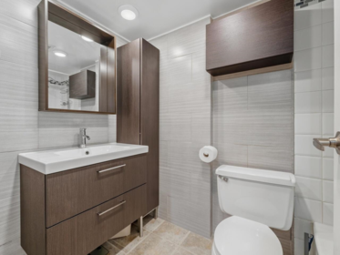 Powder Room Photo of 503 320 Royal Avenue, New Westminster, BC