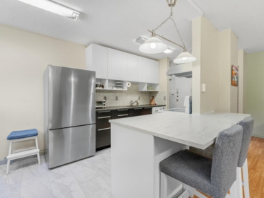 Primary Bedroom Photo of 503 320 Royal Avenue, New Westminster, BC