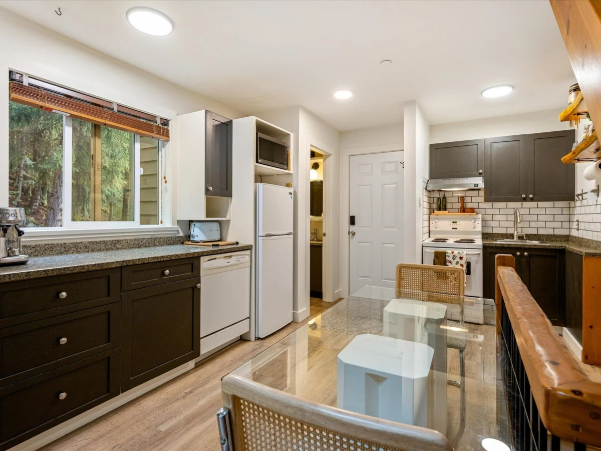 Kitchen Island Photo of 9 2101 Whistler Road, Whistler, BC
