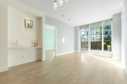 410 7388 Kingsway, Burnaby, BC, Burnaby — Apartment/Condo for sale