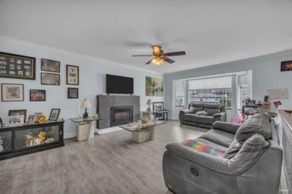 Kitchen Island Photo of 6470 128 Street, Surrey, BC