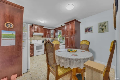 Kitchen Photo of 6470 128 Street, Surrey, BC