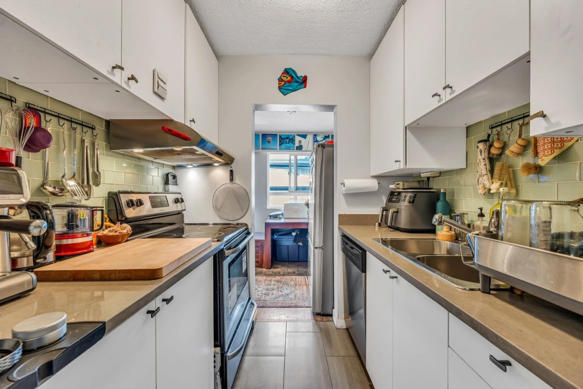 Breakfast Nook Photo of 207 2025 W 2nd Avenue, Vancouver, BC