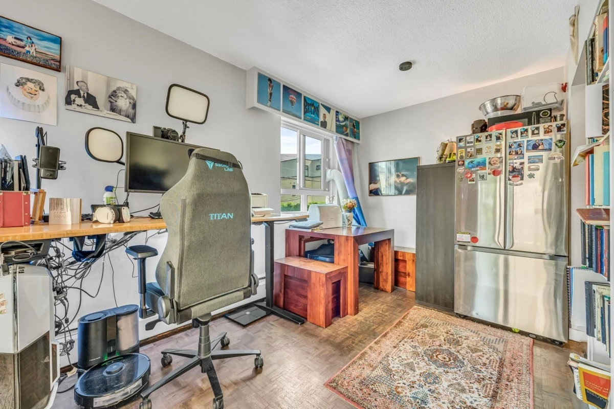 Dining Area Photo of 207 2025 W 2nd Avenue, Vancouver, BC