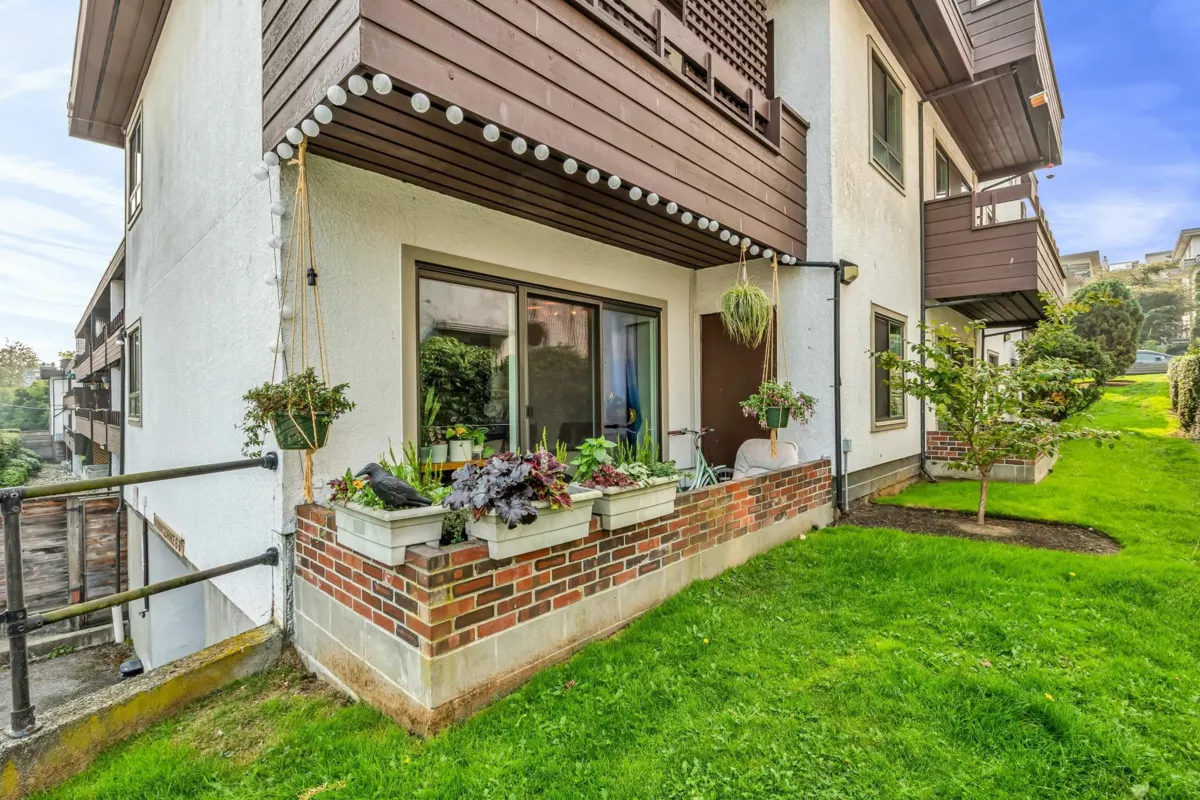 Guest Bathroom Photo of 207 2025 W 2nd Avenue, Vancouver, BC
