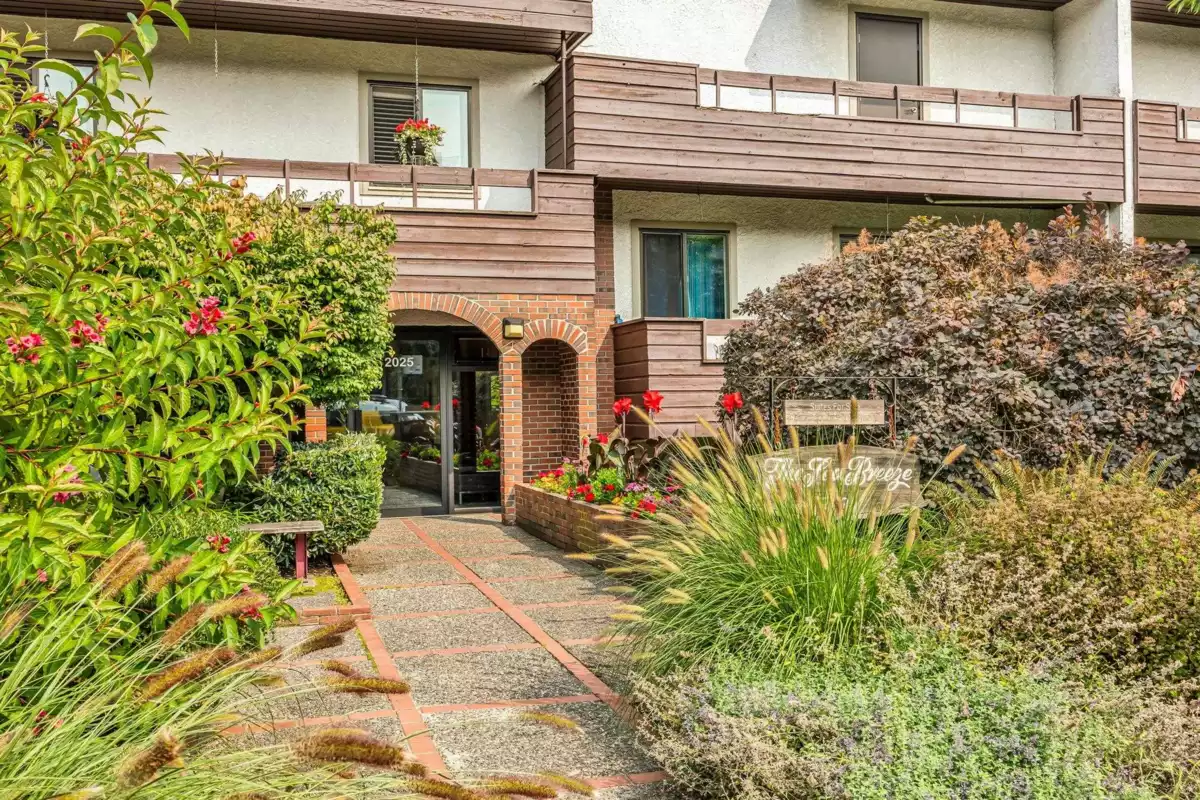 Hallway Photo of 207 2025 W 2nd Avenue, Vancouver, BC