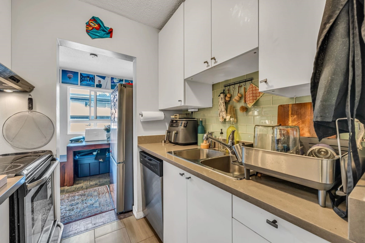 Primary Bathroom Photo of 207 2025 W 2nd Avenue, Vancouver, BC