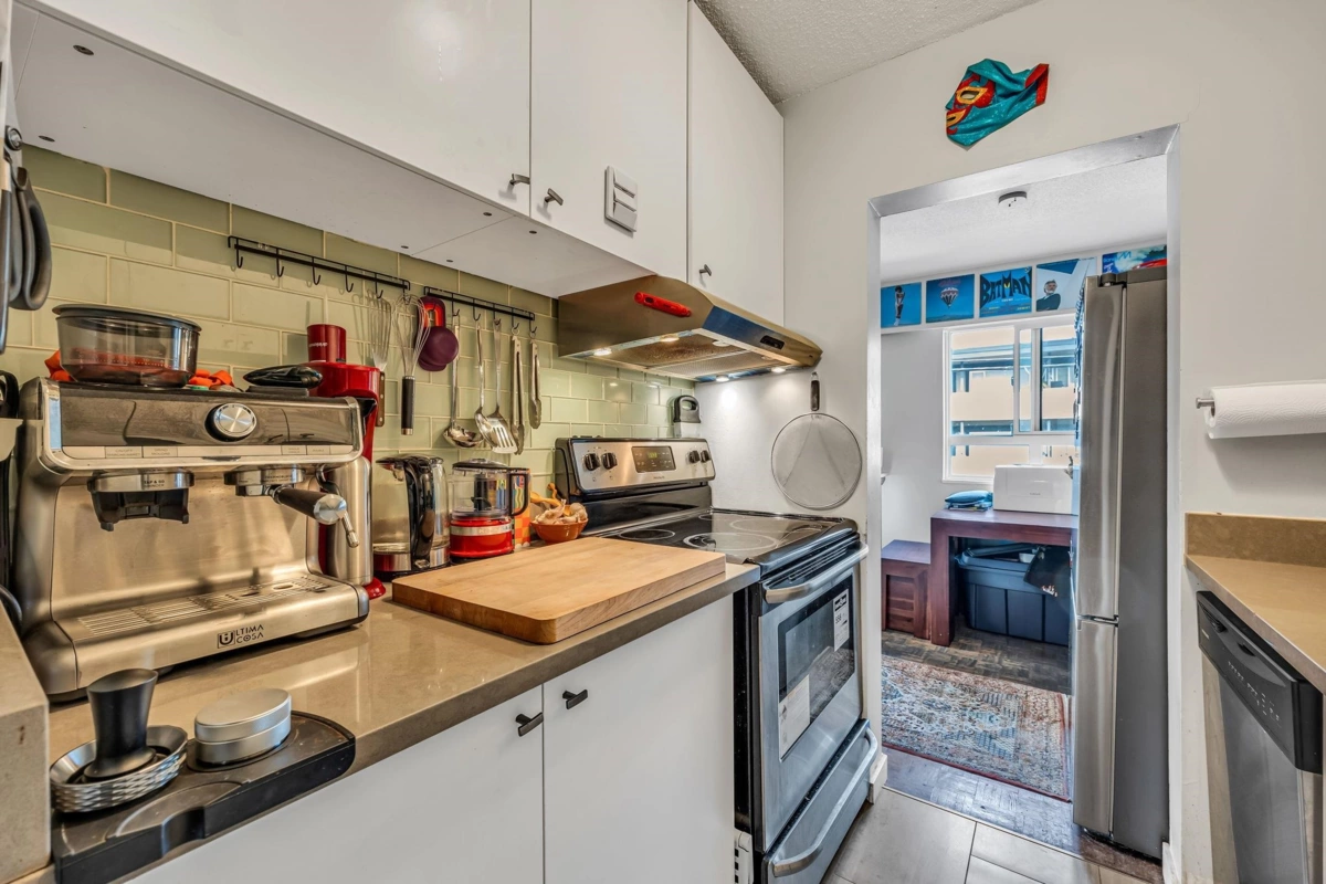 Primary Bedroom Photo of 207 2025 W 2nd Avenue, Vancouver, BC