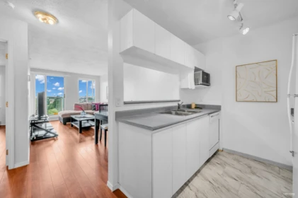 Kitchen Island Photo of 1007 3489 Ascot Place, Vancouver, BC