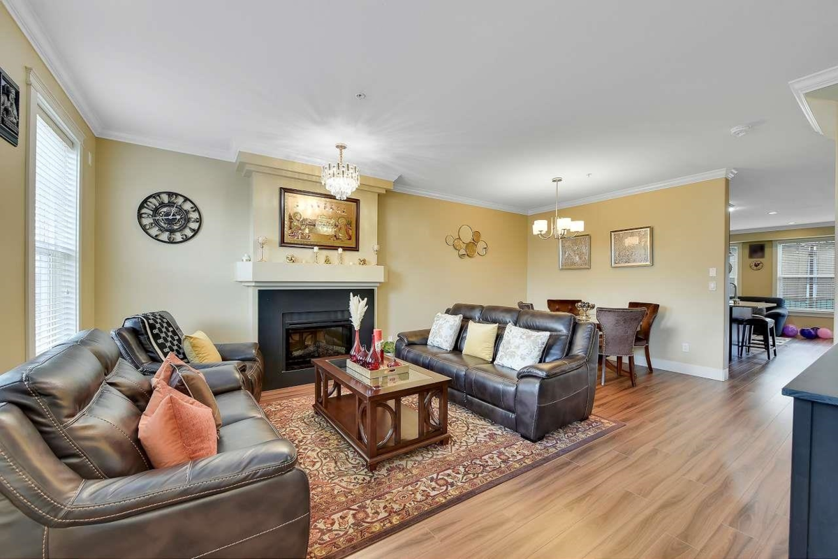 Breakfast Nook Photo of 21136 80a Avenue, Langley, BC