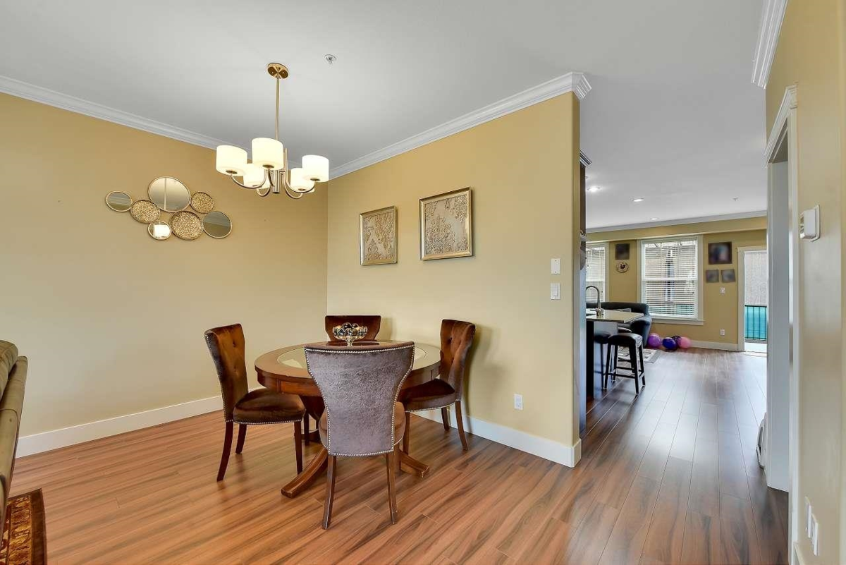 Walk-In Closet Photo of 21136 80a Avenue, Langley, BC