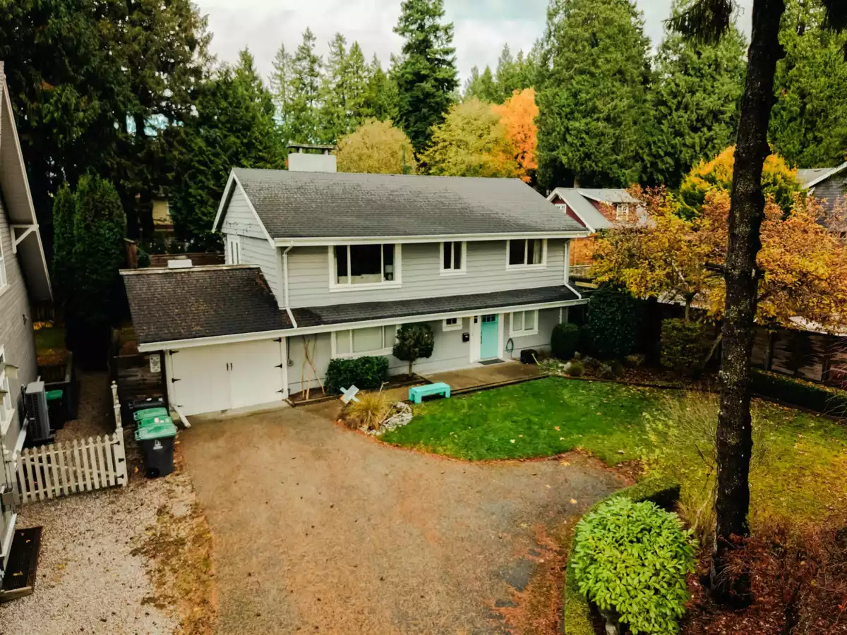 Hot Tub / Spa Photo of 12469 23 Avenue, Surrey, BC