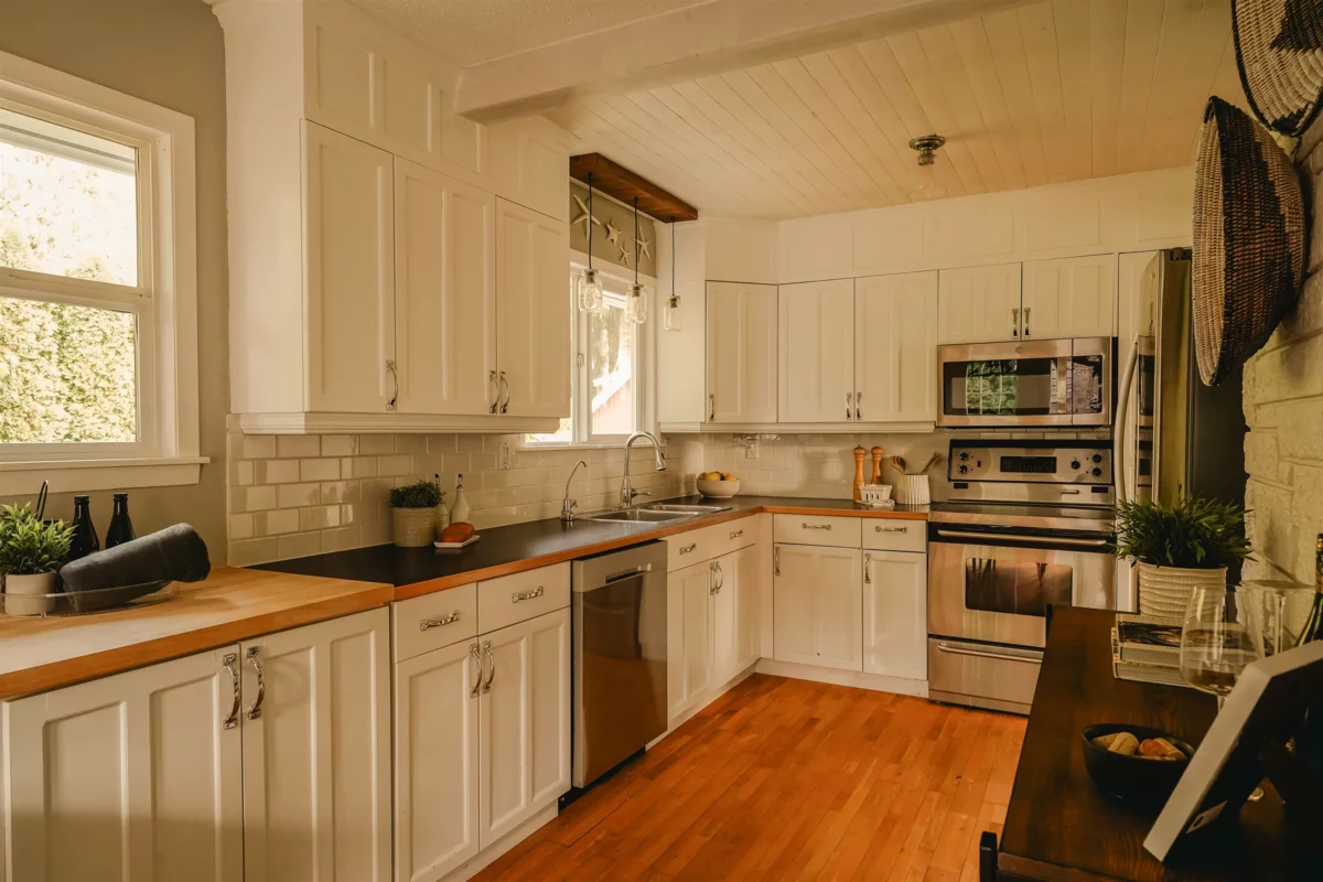 Primary Bathroom Photo of 12469 23 Avenue, Surrey, BC