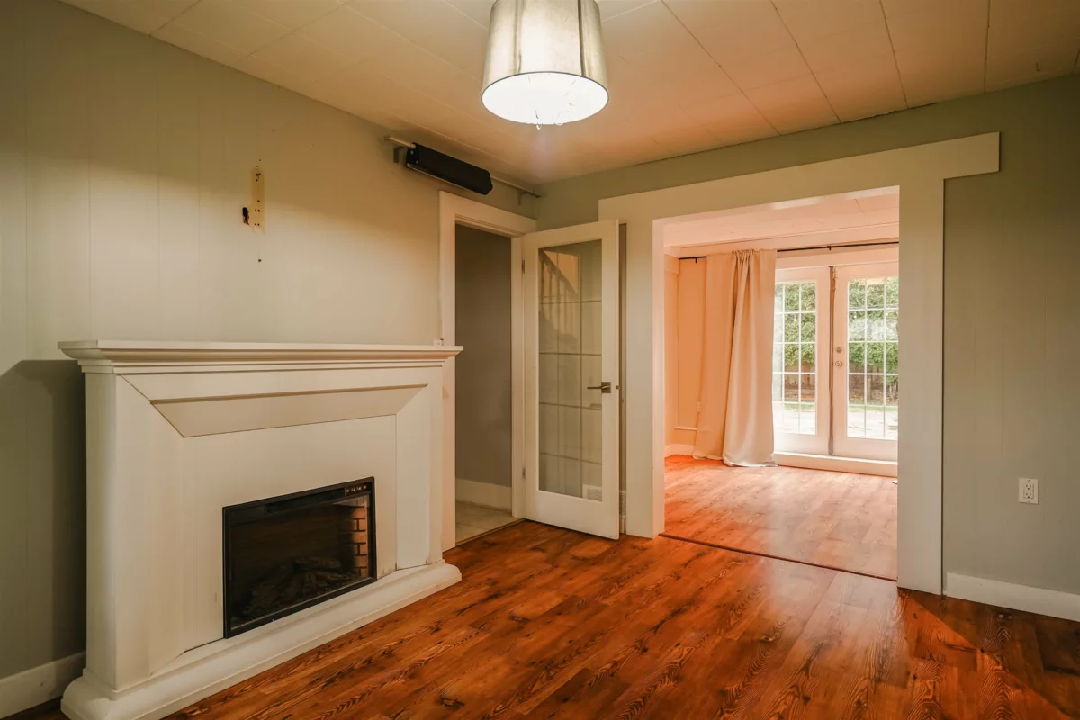 Staircase Photo of 12469 23 Avenue, Surrey, BC